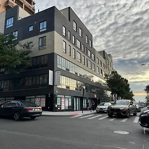 Hotel Regal & Laguardia, New York